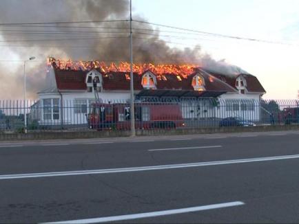 Incendiu de proporţii la fabrica americană Plexus, de pe Şoseaua Borşului (FOTO / VIDEO)